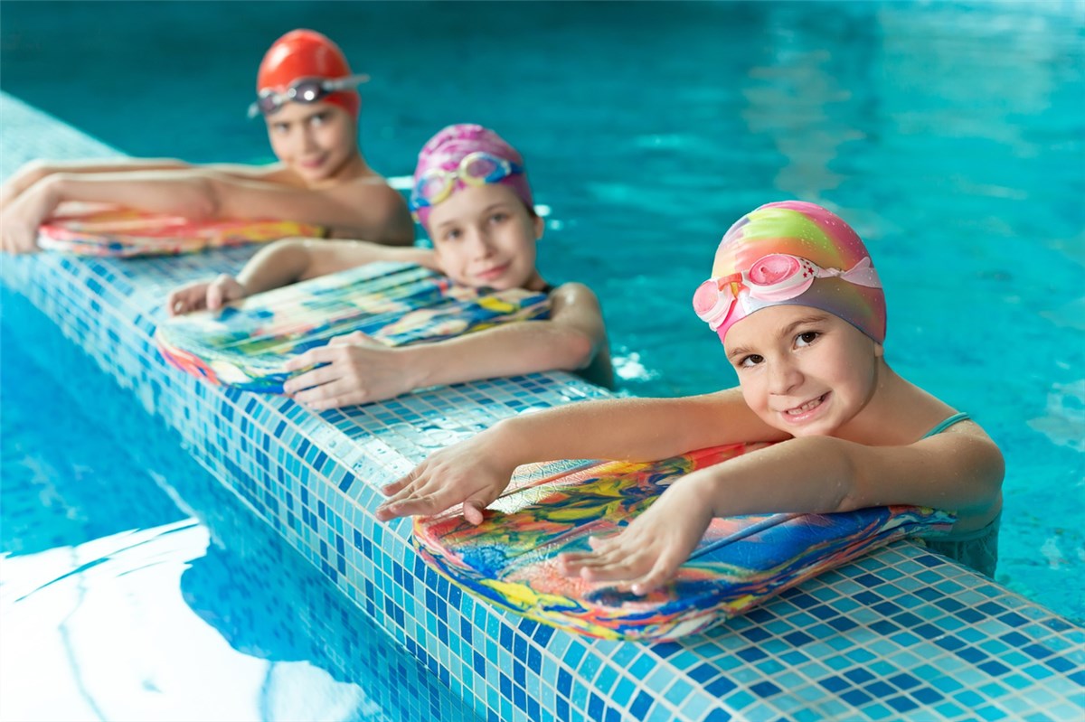 Dlaczego warto zapisać swoje dziecko na naukę pływania